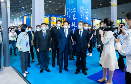 【新闻稿】高合汽车亮相中国国际设计博览会 一展HiPhi X科技豪华设计美学313.png
